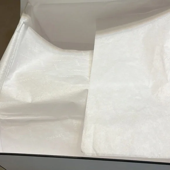 Chanel empty Box with blank gift card - Picture 4 of 6